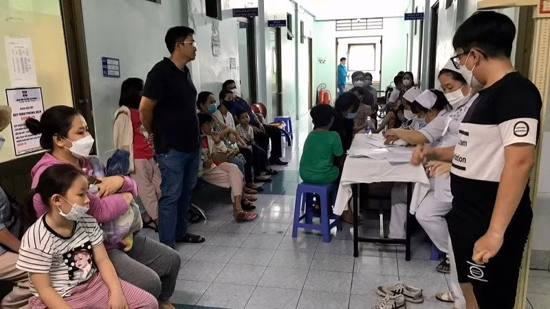 Khám chiều cao cho trẻ.