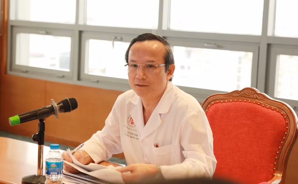 Thiếu tướng, Giáo sư, Tiến sĩ Lê Hữu Song, Giám đốc Bệnh viện.