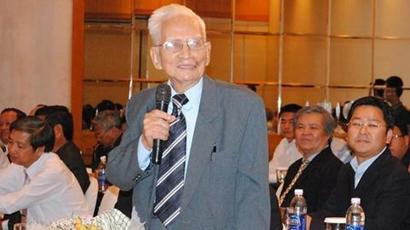 Giáo sư Hoàng Như Mai là một người thầy đức độ, tài hoa.