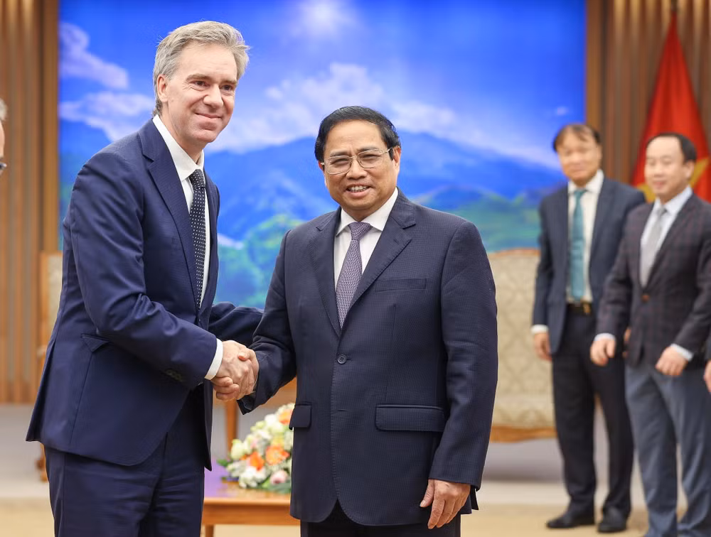 Thủ tướng Phạm Minh Chính đón tiếp ông Juan Ignacio Rubiolo, Phó Chủ tịch Thường trực Tập đoàn năng lượng AES (Hoa Kỳ).