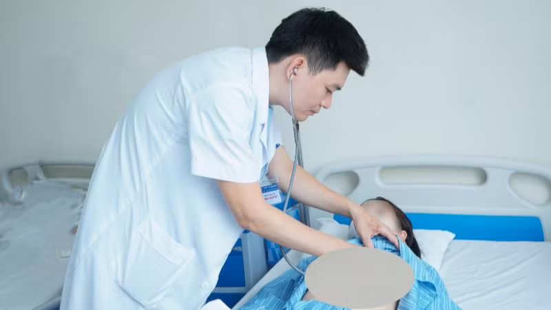 Trái tim đã đập nhịp bình thường sau phẫu thuật vá lỗ thông liên thất.
