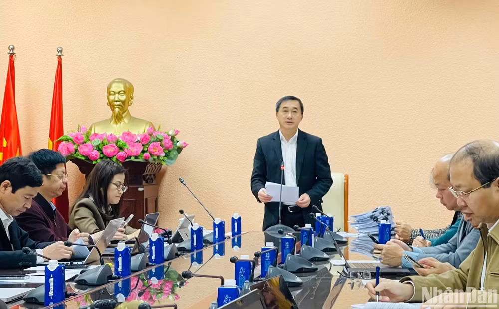 Thứ trưởng Y tế Trần Văn Thuấn phát biểu tại hội thảo.