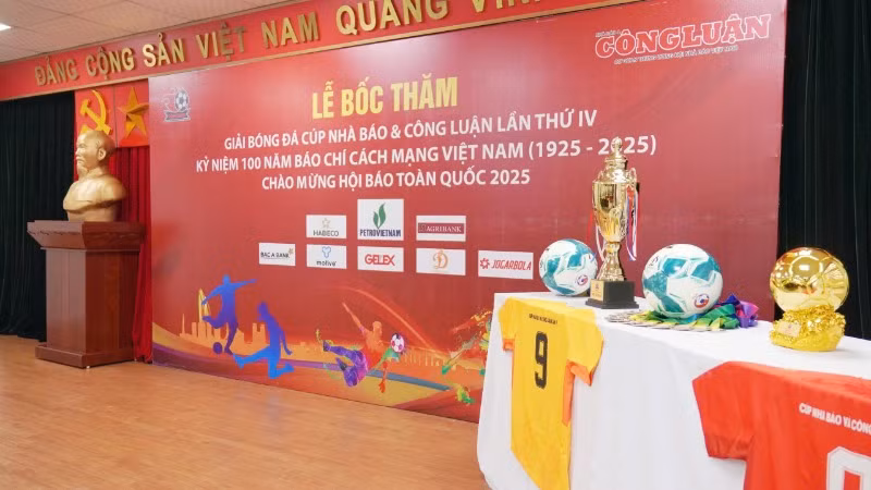 Họp báo và bốc thăm giải bóng đá Cúp Nhà báo và Công luận lần thứ IV.