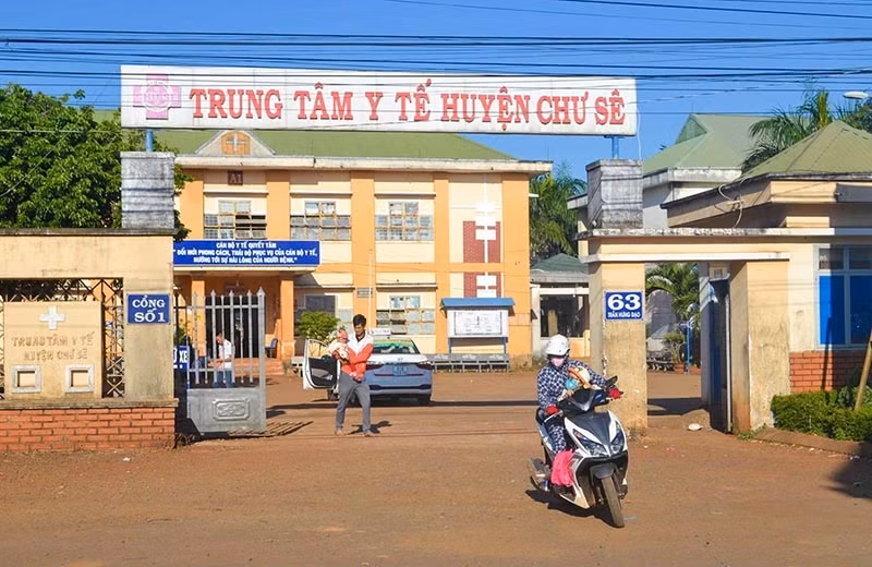 Trung tâm Y tế huyện Chư Sê, nơi xảy ra vụ việc.
