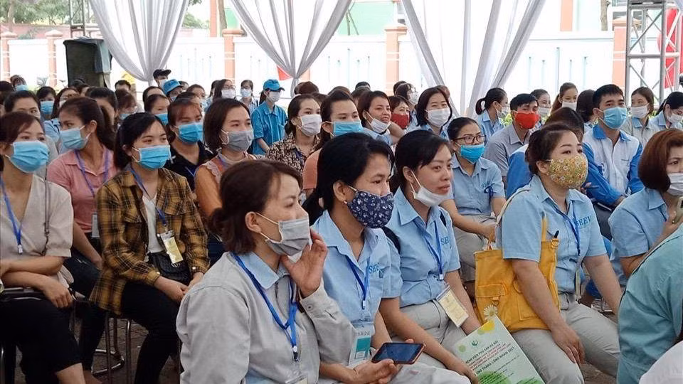 Tổ chức khám sức khỏe miễn phí cho công nhân lao động tại các khu công nghiệp Hà Nội. (Ảnh minh họa)