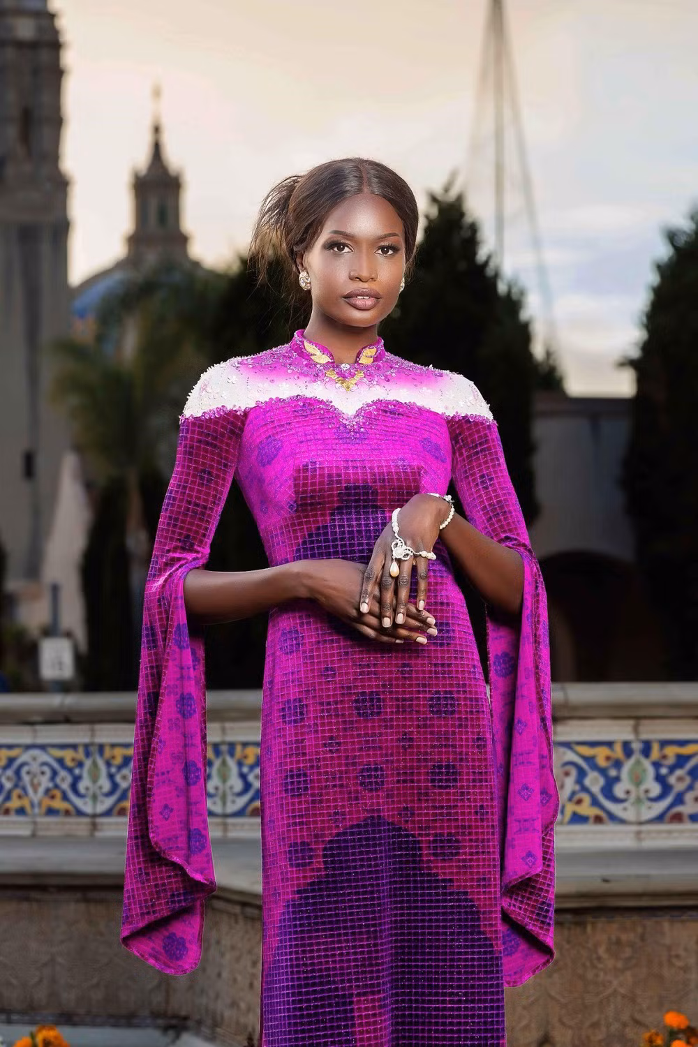 Thiết kế áo dài mới nhất ra mắt tại sự kiện Tinh hoa Áo dài Việt ở Mỹ đầu năm 2023 của nhà thiết kế Đỗ Trịnh Hoài Nam.