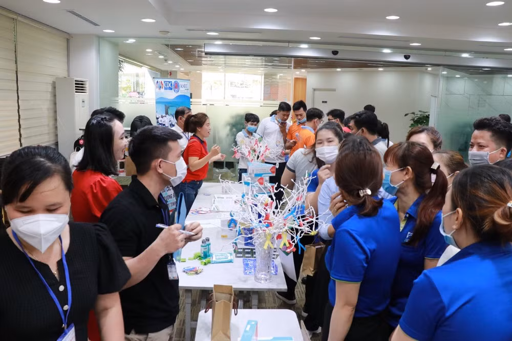 Hoạt động truyền thông tại khu công nghiệp.