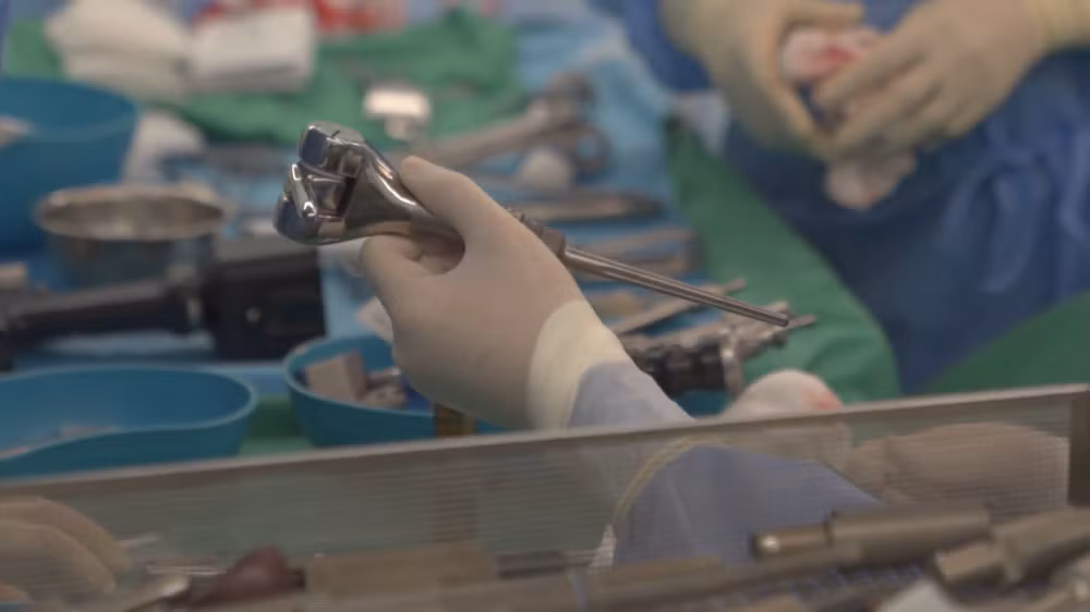 Khớp tăng trưởng in 3D được thiết kế riêng cho bệnh nhi.