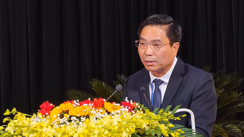 Bí thư Tỉnh ủy Thanh Hóa trình bày diễn văn kỷ niệm 95 năm Ngày thành lập Đảng.