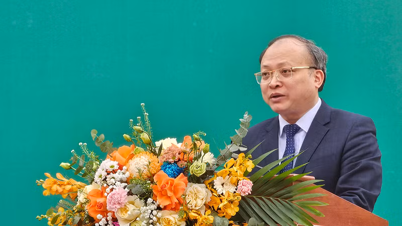 Lãnh đạo thành phố Thanh Hóa phát biểu tại lễ giao, nhận quân năm 2025.