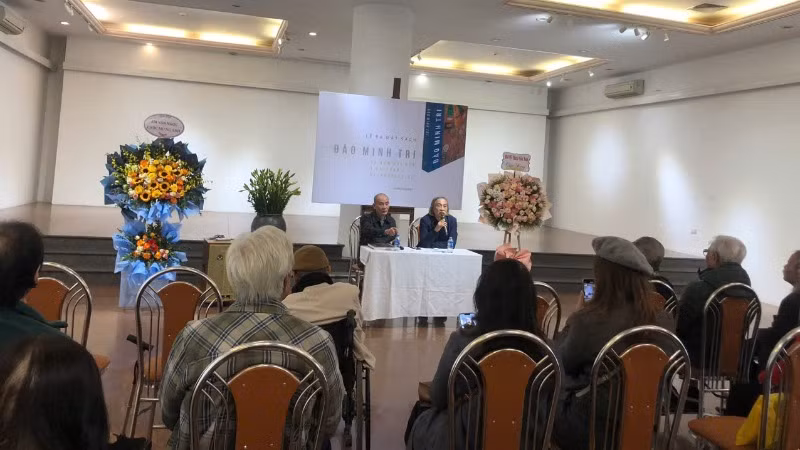 Quang cảnh buổi lễ ra mắt sách "Đào Minh Tri - 50 năm hội họa".