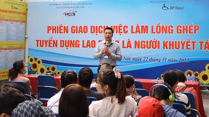 Phiên giao dịch việc làm lồng ghép tuyển dụng lao động là người khuyết tật của Trung tâm Dịch vụ việc làm Hà Nội tháng 11/2022. (Ảnh: HCES)