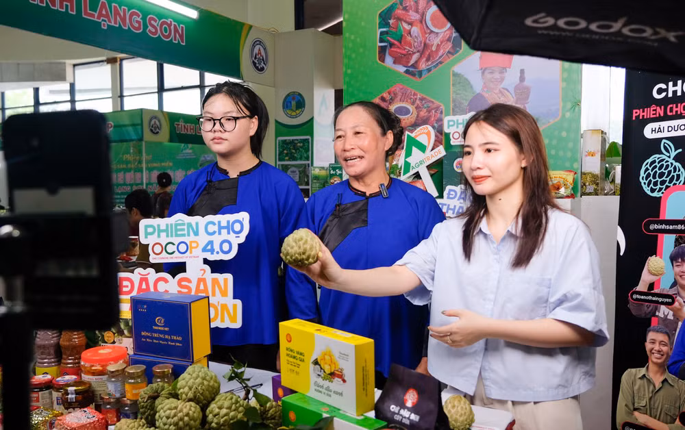 Na Chi Lăng (tỉnh Lạng Sơn) được nông dân bán hàng trực tuyến trên nền tảng mạng xã hội. (Ảnh: Bảo Anh) Na Chi Lăng (tỉnh Lạng Sơn) được nông dân bán hàng trực tuyến trên nền tảng mạng xã hội. (Ảnh: Bảo Anh)