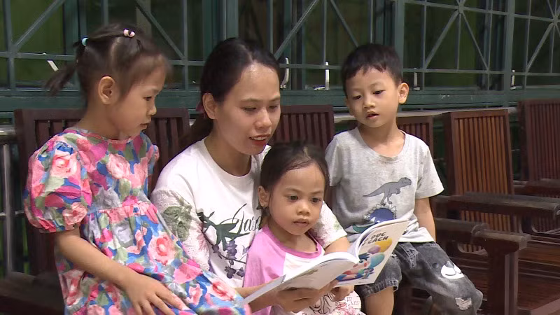 Học tập suốt đời là một hành trình, hành trình đó bắt đầu từ những trang sách trong gia đình. 