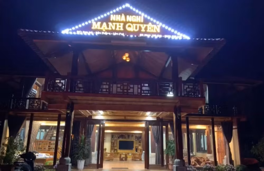 Nhà nghỉ Mạnh Quyên, nơi Công an bắt quả tang các đối tượng mua bán dâm. (Ảnh: THANH TUẤN)