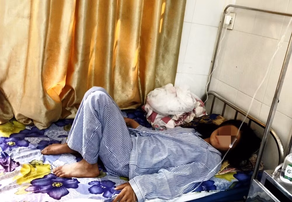 Bệnh nhân V.T.S điều trị tại Bệnh viện đa khoa Bát Xát. (Ảnh: TL)