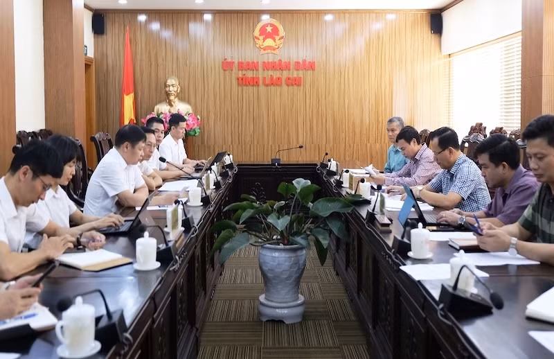 Tỉnh Lào Cai và Tổng công ty Điện lực miền Bắc đưa ra các giải pháp tiết kiệm, nhằm bảo đảm điện trong mùa nắng nóng 2023. (Ảnh: T.L)