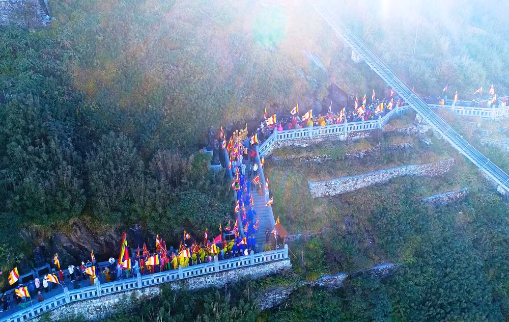 Đường lên đỉnh đỉnh Fansipan - "nóc nhà Đông Dương". (Ảnh: TL)