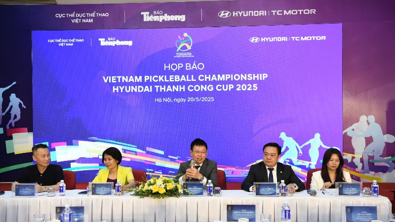 Ban tổ chức họp báo tại Hà Nội.