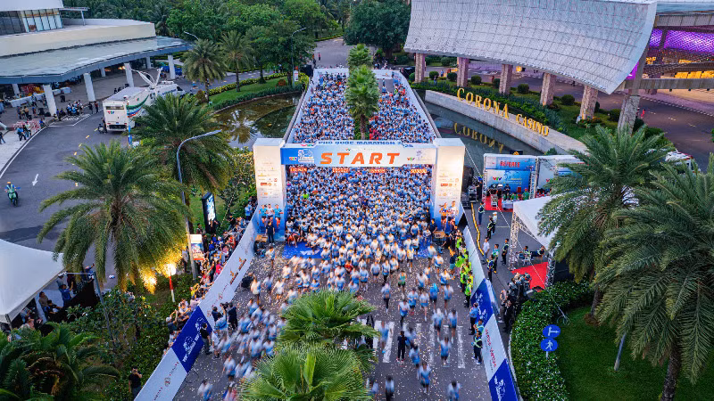 Gần 5.000 vận động viên tham gia Giải chạy VTV Phú Quốc Marathon 2025.