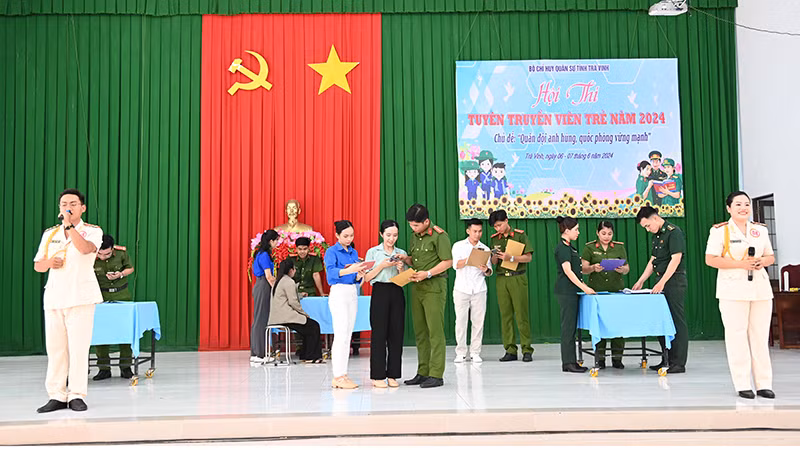Tiết mục dự thi của đội thi Công an tỉnh Trà Vinh.