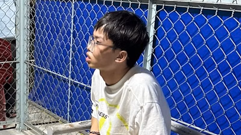 Đối tượng cướp tiệm vàng Lại Thế Việt đang bị tạm giữ hình sự.