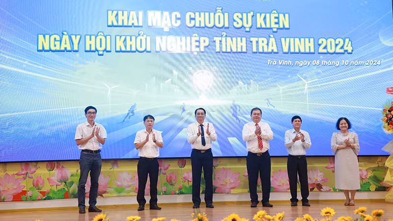 Nghi thức khai mạc chuỗi sự kiện Ngày hội khởi nghiệp tỉnh Trà Vinh.