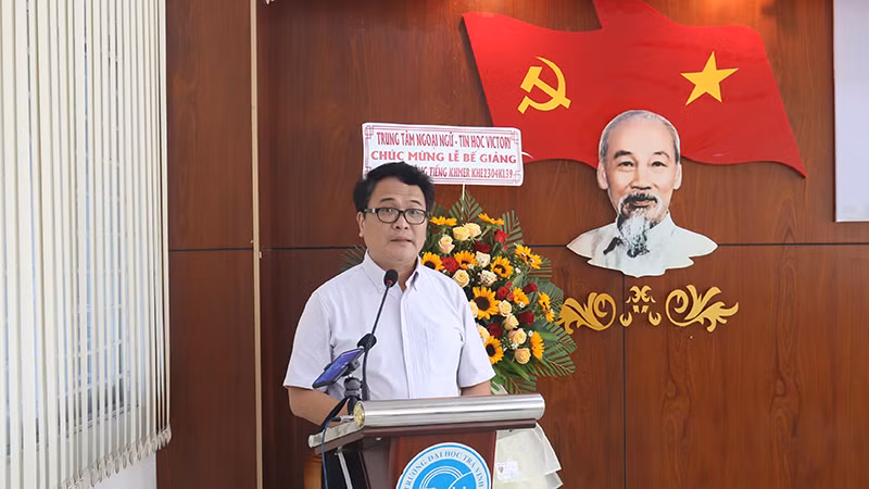 Trưởng phòng Hợp tác và Đào tạo, bồi dưỡng nước ngoài, Cục Đào tạo, bồi dưỡng cán bộ, Ban Tổ chức Trung ương, Nguyễn Ngọc Thanh phát biểu tại buổi lễ bế giảng khóa học.