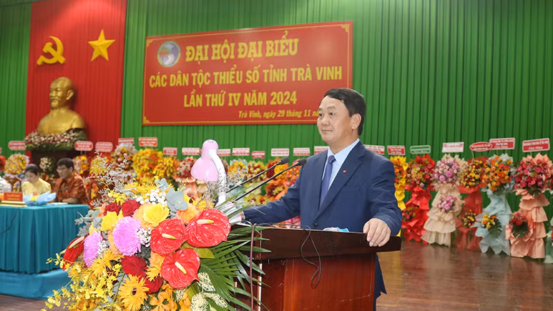 Bộ trưởng, Chủ nhiệm Ủy ban Dân tộc Hầu A Lềnh phát biểu tại Đại hội.