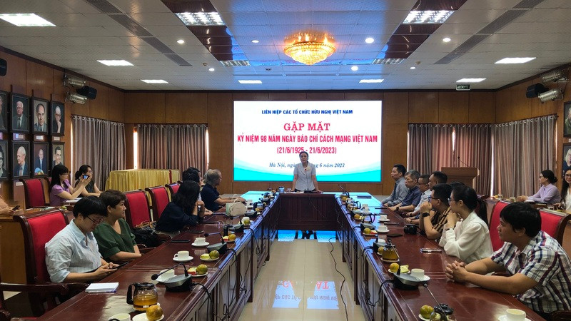 Toàn cảnh buổi gặp mặt.