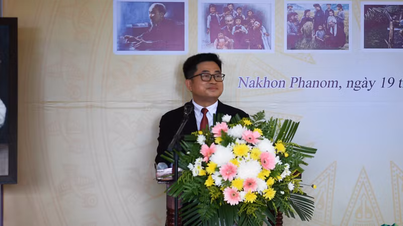 Tổng lãnh sự Đinh Hoàng Linh phát biểu tại sự kiện.