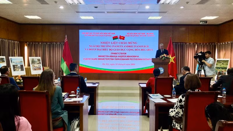 Toàn cảnh buổi gặp mặt.