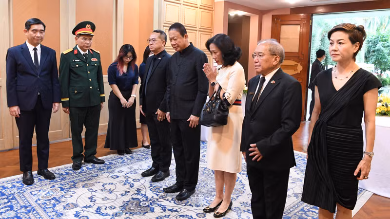 Đoàn đại biểu Hội Hữu nghị Thái Lan-Việt Nam viếng nguyên Chủ tịch nước Trần Đức Lương.
