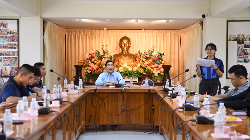 Bí thư Chi bộ Lưu học sinh Phạm Nguyễn Như Quỳnh tại sự kiện.