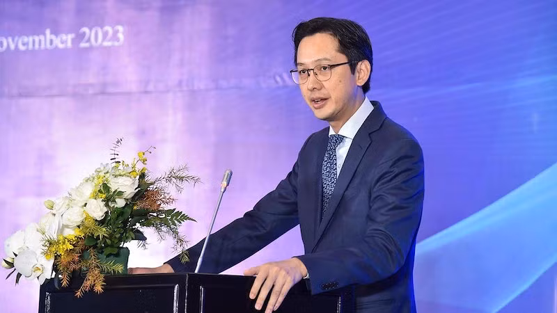 Thứ trưởng Ngoại giao Đỗ Hùng Việt phát biểu tại hội thảo.