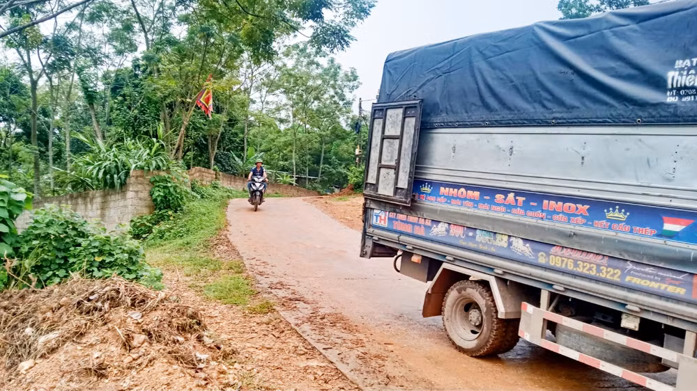 Đoạn đường dân sinh nằm trong quy hoạch dự án, nhưng người dân chưa đồng ý để nhà đầu tư xây dựng đoạn đường thay thế.