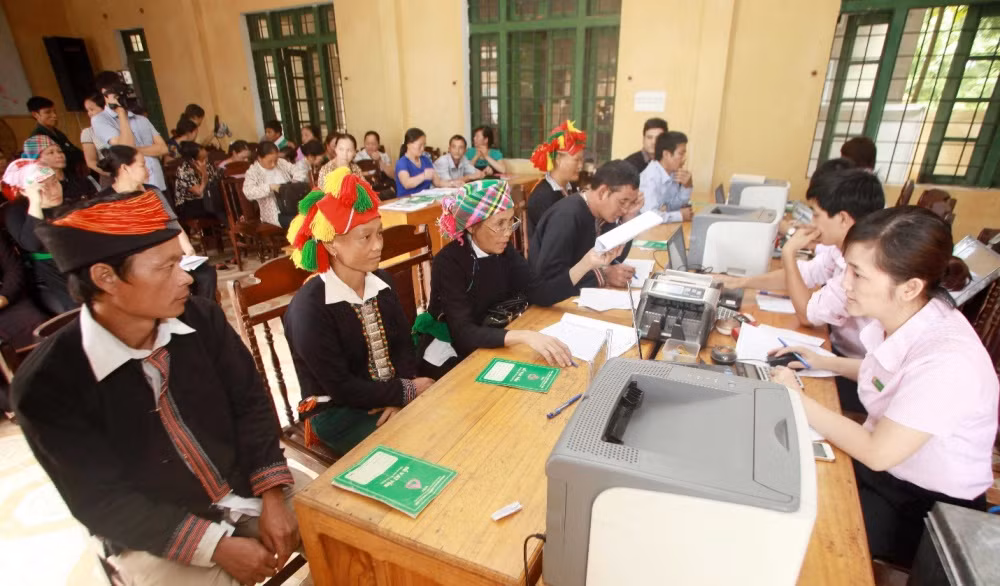 Ngân hàng Chính sách xã hội cho hộ nghèo và các đối tượng chính sách khác tại khu vực Trung du v à miền núi phía bắc vay vốn
