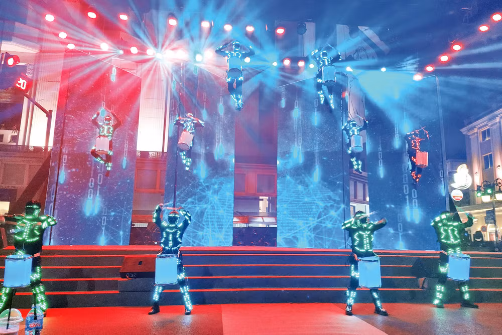 Chương trình "Du lịch Hà Nội chào 2023 - Get on Hà Nội 2023" tạo ấn tượng về một Hà Nội cổ kính, nhưng không kém phần sôi động, trẻ trung.