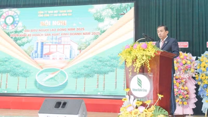 Ông Đỗ Minh Tuấn, Tổng Giám đốc Tổng Công ty Cao-su Đồng Nai phát biểu tại hội nghị.