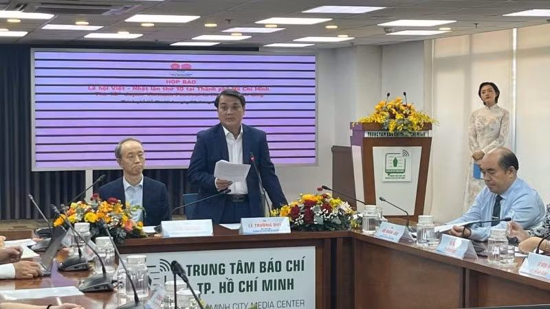 Ông Lê Trường Duy, Phó Giám đốc Sở Ngoại vụ Thành phố Hồ Chí Minh, thông tin tại buổi họp báo.