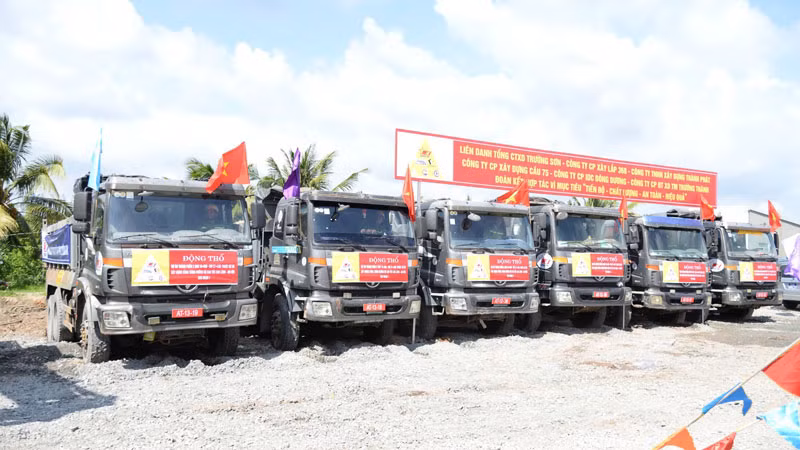 Nghi thức động thổ Dự án thành phần 2 thuộc Dự án xây dựng công trình đường bộ cao tốc Cao Lãnh - An Hữu giai đoạn 1.