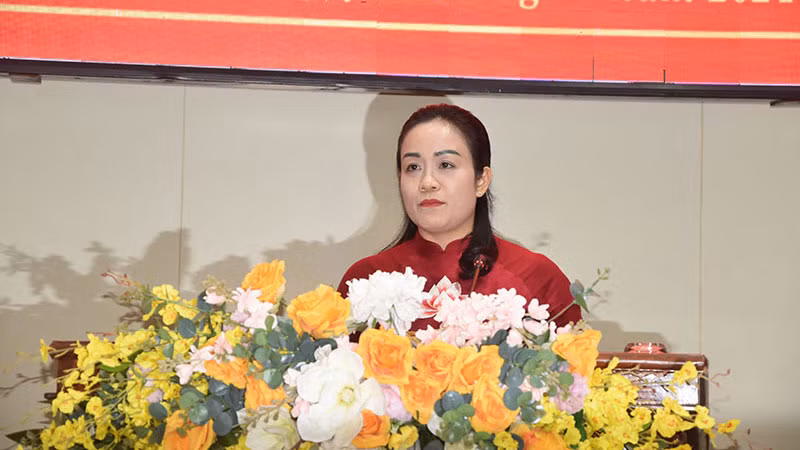 Đồng chí Nguyễn Hải Trâm phát biểu nhận nhiệm vụ.