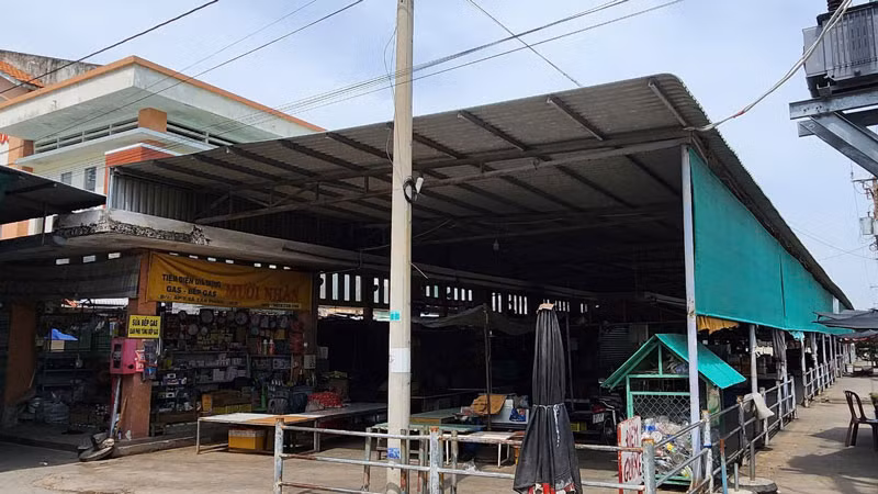 Công trình mái che chợ Tân Phước, xã Tân Phước, huyện Gò Công Đông (Tiền Giang).