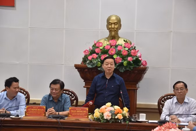 Phó Thủ tướng Trần Hồng Hà kết luận tại buổi làm việc với tỉnh Tiền Giang và các tỉnh đồng bằng sông Cửu Long. Phó Thủ tướng Trần Hồng Hà kết luận tại buổi làm việc với tỉnh Tiền Giang và các tỉnh đồng bằng sông Cửu Long.