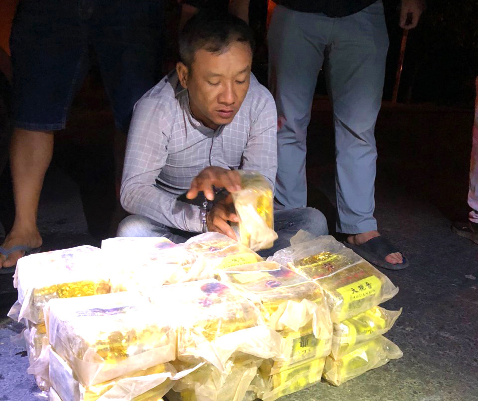 Đối tượng Phan Văn Nhàn bị bắt quả tang khi vận chuyển gần 24kg ma túy.