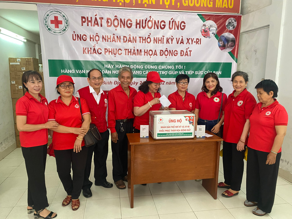 Các tầng lớp nhân dân tỉnh Bình Định hưởng ứng lễ phát động chung tay ủng hộ, trợ giúp nhân dân Thổ Nhĩ Kỳ và Syria sớm vượt qua khó khăn, khắc phục hậu quả động đất.