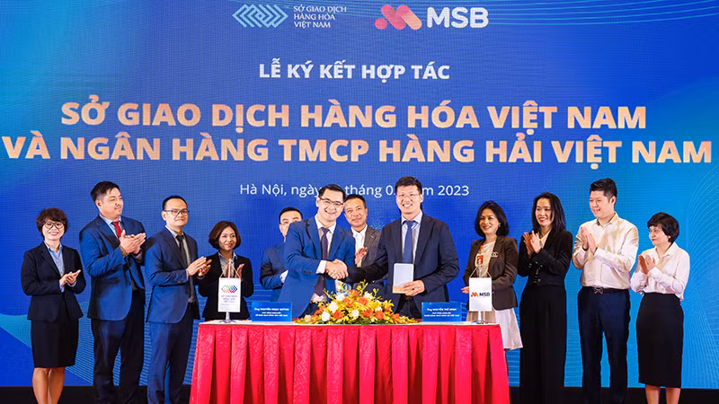 Lễ ký kết giữa Sở Giao dịch Hàng hóa Việt Nam và Ngân hàng TMCP Hàng Hải Việt Nam.