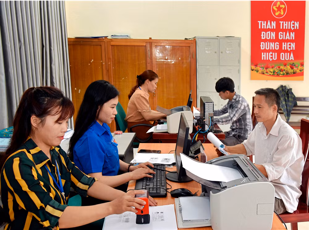 Tham mưu với chính quyền các cấp xây dựng, cải cách thủ tục hành chính gắn với chuyển đổi số. Tham mưu với chính quyền các cấp xây dựng, cải cách thủ tục hành chính gắn với chuyển đổi số.