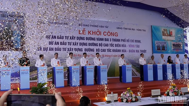 Lễ Khởi công dự án cao tốc Biên Hòa-Vũng Tàu giai đoạn 1.