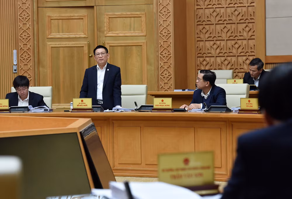 Bộ trưởng Tài chính Hồ Đức Phớc phát biểu.